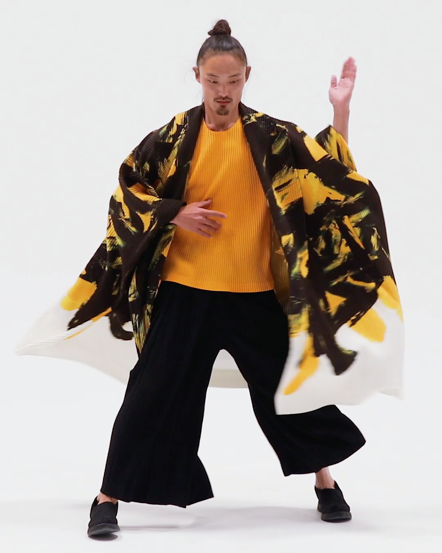 OBA】 HOMME PLISSÉ ISSEY MIYAKE「ACTION PAINTING」PV出演 – DOMO