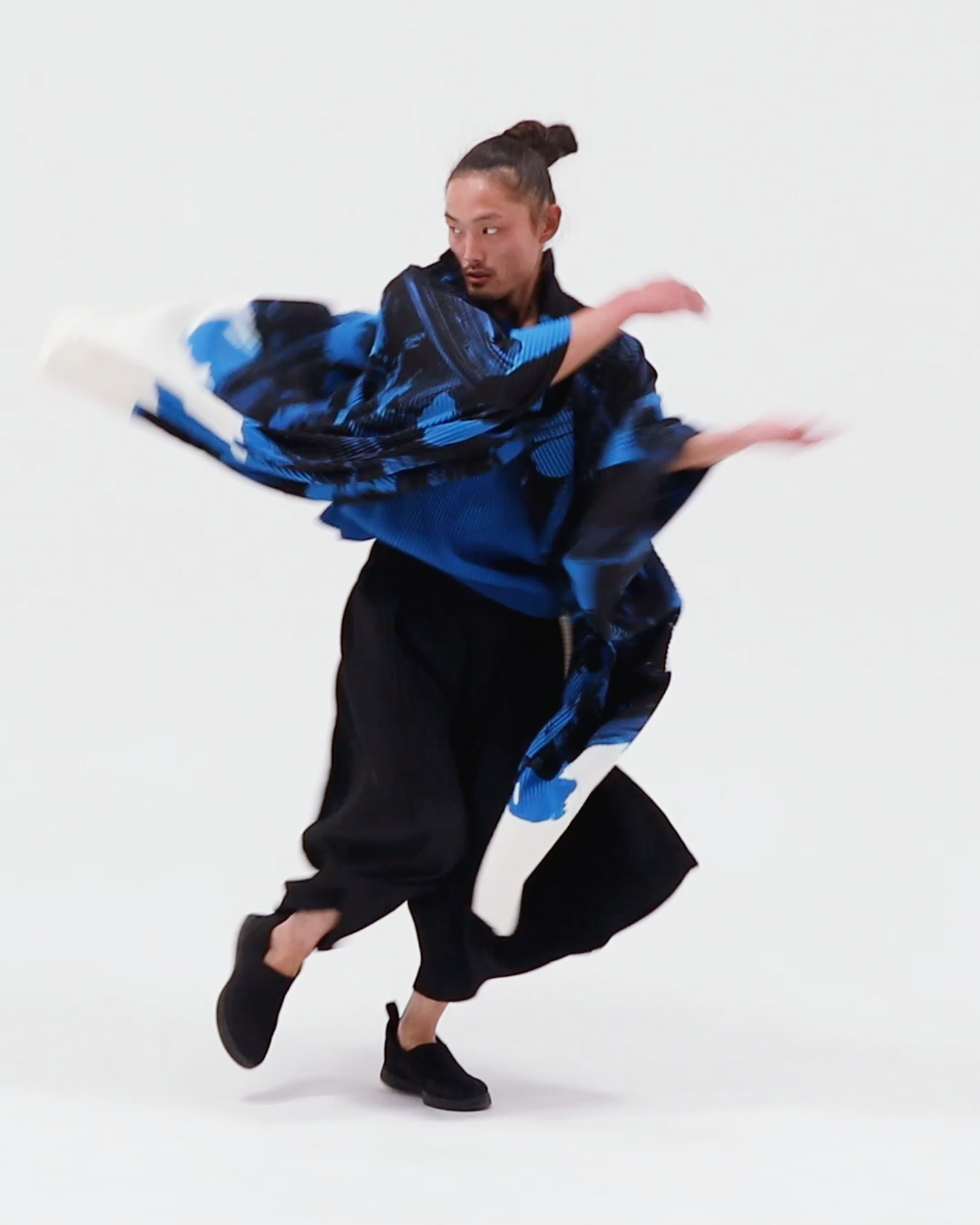 OBA】 HOMME PLISSÉ ISSEY MIYAKE「ACTION PAINTING」PV出演 – DOMO